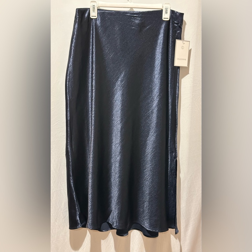 Calligraphie Shiny Navy Blue Satin Midi
Long Skirt - Size L